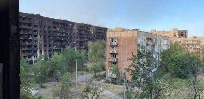 Росіяни нищать Сєвєродонецьк квартал за кварталом, тричі обстріляли «Азот» — Гайдай