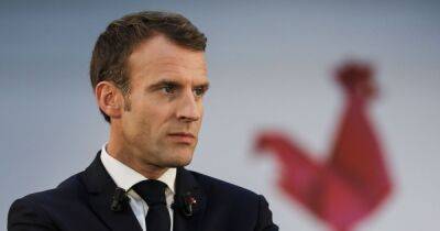 В первом туре парламентских выборов во Франции победил блок Макрона "Вместе"