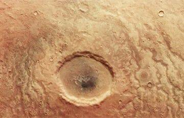 На Марсе нашли гигантский «глаз», размером с город