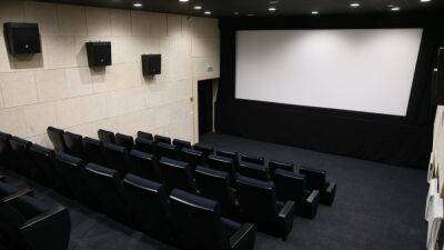 Кинотеатры в России закрываются или работают по выходным