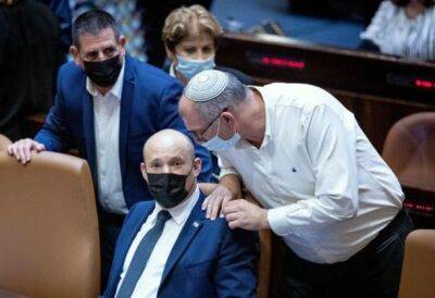 Драма в Кнессет: Депутат от «Ямина» известил Беннета о выходе из коалиции