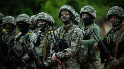 Украинские военные имеют стратегическую инициативу над россиянами по всей линии фронта – Зеленский