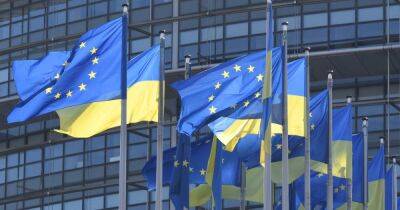 Еврокомиссия поддержит предоставление Украине статуса кандидата на вступление в ЕС, — СМИ