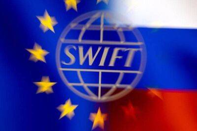 SWIFT перестает оказывать услуги Сбербанку, РСХБ и МКБ
