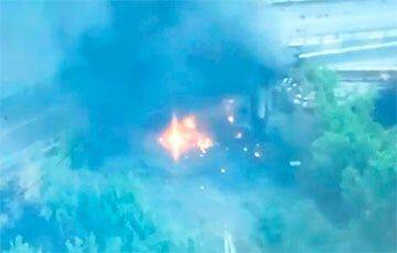 Украинские десантники из гаубиц Д-30 уничтожили склад с боеприпасами противника