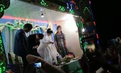 Бьет – значит любит? Видео со свадьбы в Узбекистане, где жених бьет невесту, вызвало шок в других странах