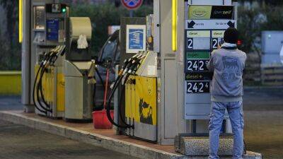 Рост цен на топливо и обвинения в спекуляции