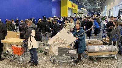 IKEA продаст мебельные фабрики в России