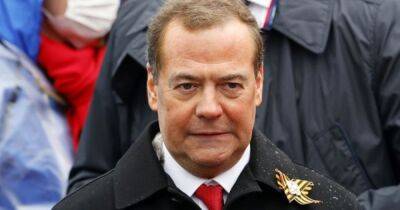 "Хлопнули горилки и домой": Медведев отреагировал на визит в Украину Макрона, Шольца и Драги