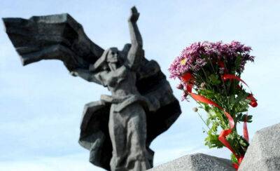 Сейм Латвии постановил: до 15 ноября нужно снести более 300 советских памятников