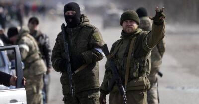 Избиения и пытки током: СМИ рассказали, как оккупанты проводят "фильтрацию" украинцев