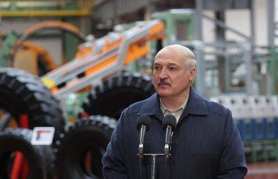 Лукашенко: Зеленский просит оружие дальнобойное, чтобы ударить по России, но этого делать нельзя – применят нового уровня оружие
