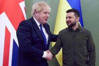 Джонсон запропонував Зеленському готувати українських військових у Великобританії