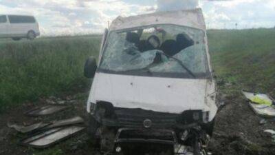 Два человека пострадали при опрокидывании микроавтобуса в Ульяновской области - usedcars.ru - Ульяновская - район Кузоватовский