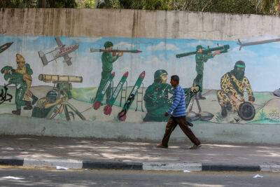Санкции против Газы: Ганц отменил расширение квот на въезд палестинских рабочих