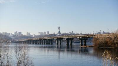 В Киеве возобновили движение авто еще двумя мостами
