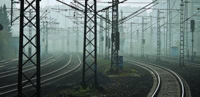 Ракетний удар по залізничній інфраструктурі на Львівщині: є поранені, поїзди рухаються із затримкою