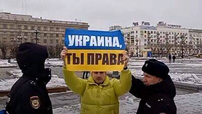 В Москве - обыски у активистов по делу о фейках про армию