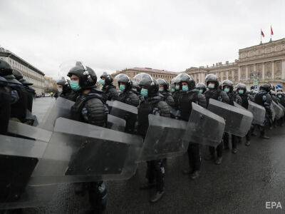 "Крестики на могилках сколошматят из резиновых дубинок?" Невзоров оценил шансы полицейских из РФ, которых везут бороться с украинскими партизанами