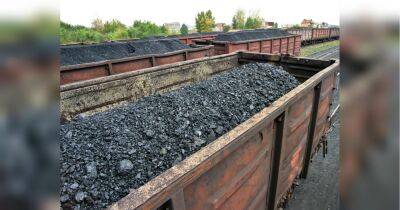 Торгова війна почалася: Казахстан заблокував транзит тисяч вагонів із російським вугіллям