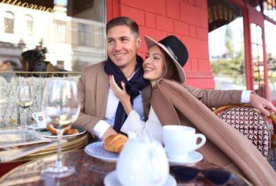 Остапчук с женой устроили романтику во время прогулки: "Невероятная пара"