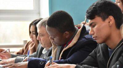 Рф пытается «перехватить» иностранных студентов, которые учились в Украине – МОН