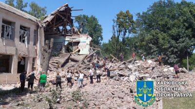 В Люботине уничтожено здание, где выдавали «гуманитарку» (фото) - objectiv.tv - Украина - Харьков - Люботин