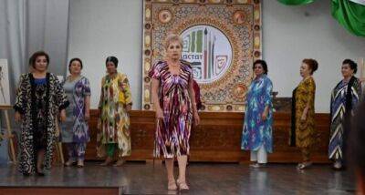 В Таджикистане впервые прошел показ мод для женщин старше 60 лет