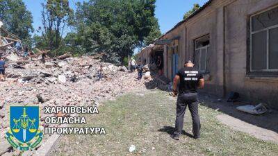 В Харькове в результате вчерашних обстрелов разрушены два склада