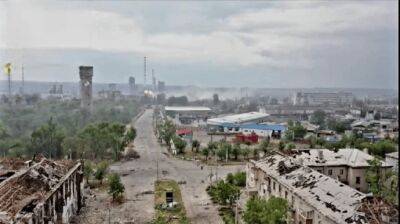 Луганщина: Россияне ударили в здание "Азота", массированно обстреливали Лисичанск