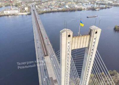 Один из мостов Киева закроют для проезда частных авто