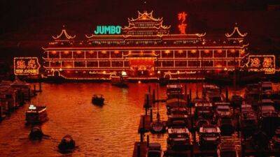 Знаменитый гонконгский плавучий ресторан Jumbo затонул во время морского перехода