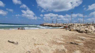 "Просто чудо, что здесь никто не утонул": дикий пляж в Ашкелоне стал опасной ловушкой
