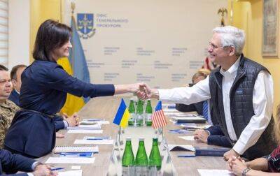 США направят в Украину прокурора для помощи в борьбе с коррупцией - СМИ
