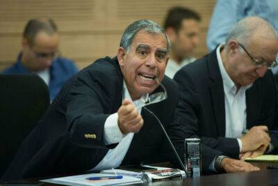 Спикер Кнессета Мики Леви против голосования по закону, который не позволит Нетанияху стать премьер-министром