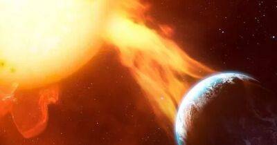 На Солнце разрастается чудовищно огромное пятно: Земля находится под прицелом (фото)