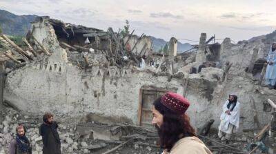 В Афганистане произошло сильное землетрясение, погибли почти три сотни человек