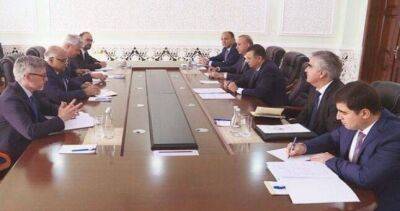 Премьер-министр Таджикистана Кохир Расулзода встретился с заместителем директора Департамента МВФ по странам Ближнего Востока и Центральной Азии Субиром Лаллом