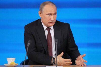Путин распорядился выплачивать валютный долг России в рублях