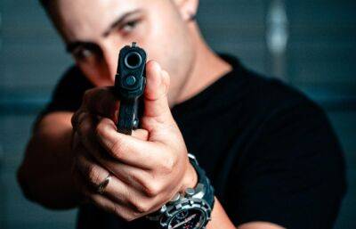 В Твери водителя будут судить за угрозы пистолетом «подрезавшему» его автомобилисту