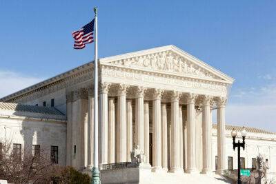 Драма в США: Верховный суд аннулировал конституционное право на аборты