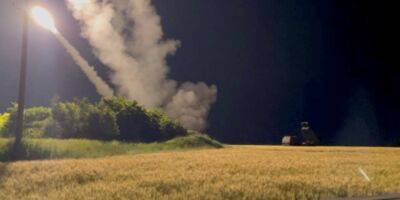 «По цели — огонь». Залужный показал видео работы ракетных систем HIMARS в Украине