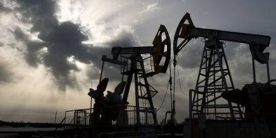 На сколько снизится добыча нефти в РФ