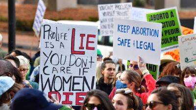 Верховный суд США отменил решение о конституционности права на аборт