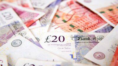 Банк Англии выведет из оборота бумажные купюры номиналом £20 и £50