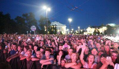 На концерт Олега Газманова в Тобольске пришли тысячи людей