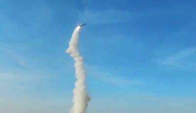 Оккупанты запустили ракету критически низко над украинской АЭС: "Любое повреждение..."