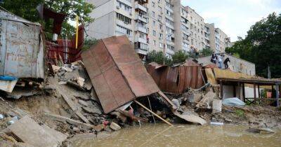 Атака на Киев: ракета уничтожила детский сад, из-под завалов дома спасли несколько человек (ФОТО, ВИДЕО)