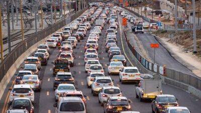Минтранс Израиля намерен сократить на 1 млн в день число поездок на частных авто