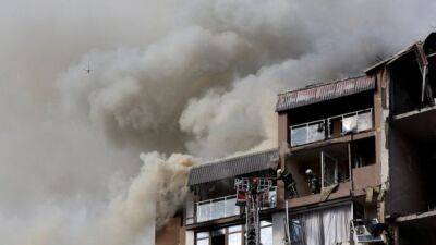 Россия ударила по жилым многоэтажкам в Киеве. Что известно к этому моменту